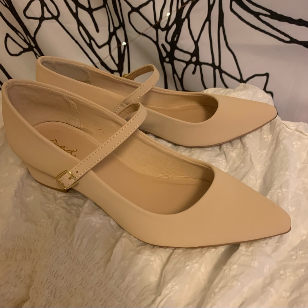 Qupid Pointed toe heels